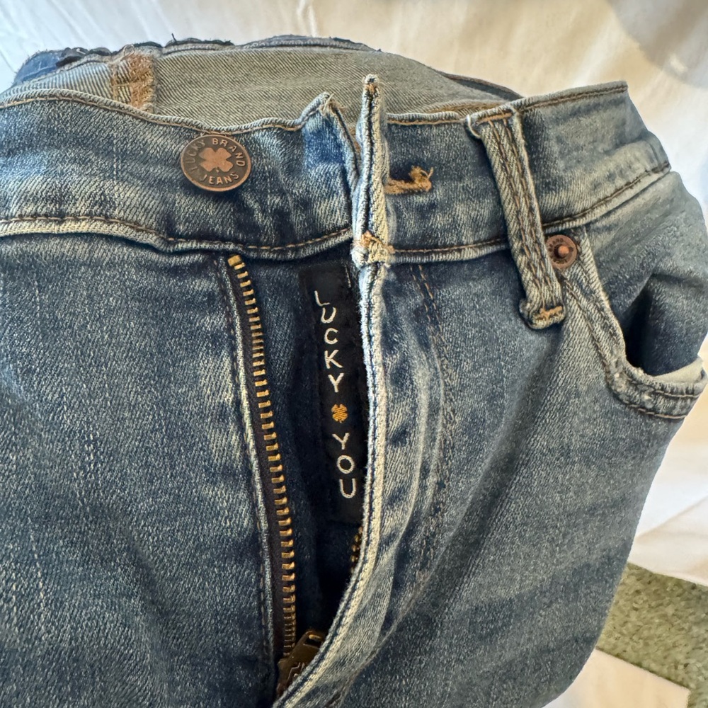 Lucky Brand Women’s Distressed Blue Skinny Jeans - Picture 2 of 4